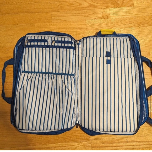 NWOT - Love Taza Target 2-in-1 Carry on Duffel Bag Backpack - Picture 8 of 12